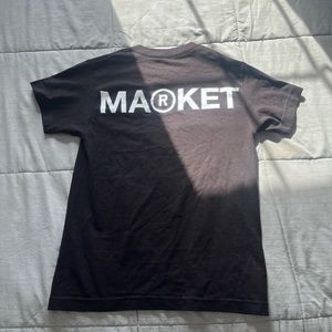 Market tee